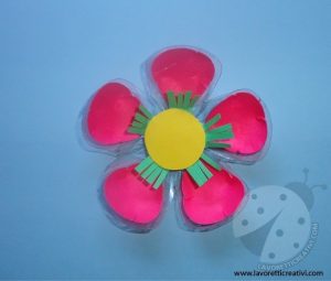 lavoretto-fiore-plastica