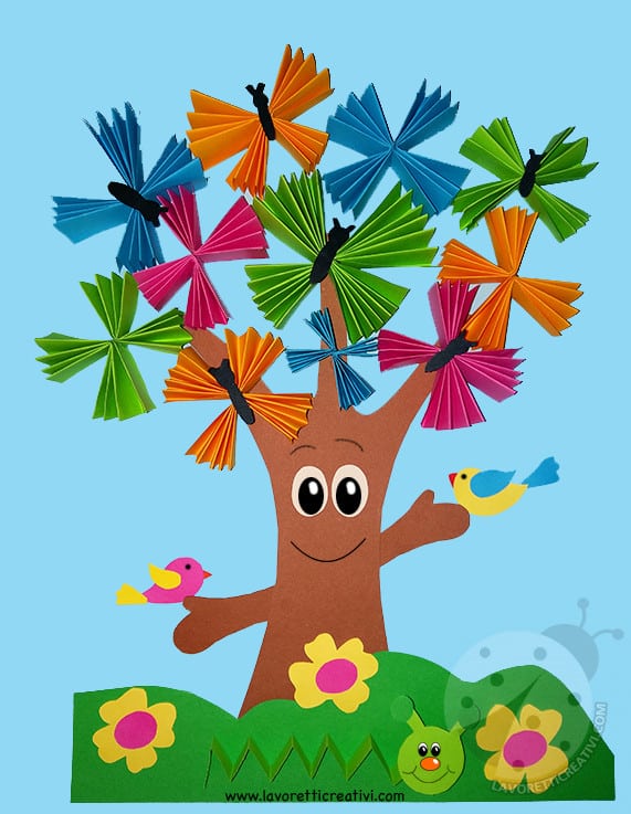 Addobbi aula scuola albero con farfalle a fisarmonica for Lavoretti creativi per accoglienza scuola infanzia