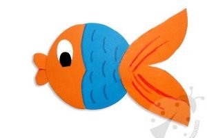 lavoretto pesce tappi plastica1