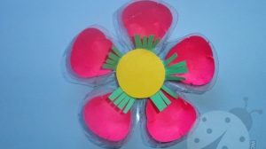 lavoretto fiore plastica