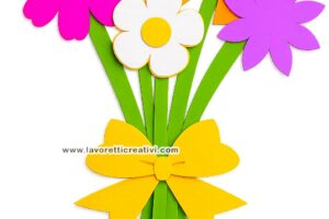 mazzo di fiori con cartoncini