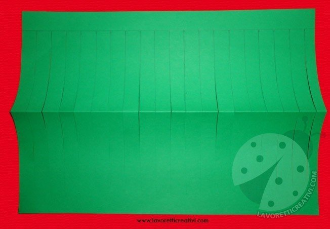 Decorazioni di Natale - Ghirlanda di carta 7 decorazioni-natale-ghirlanda-4