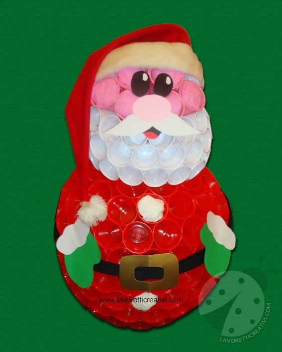 Babbo Natale Con Bicchieri Di Plastica