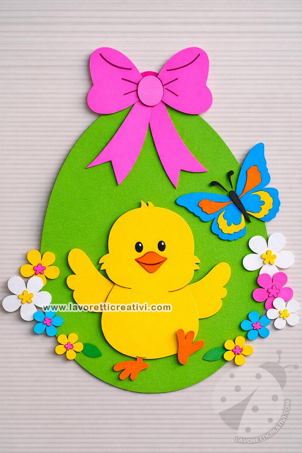 uovo di Pasqua con pulcino lavoretto fai da te