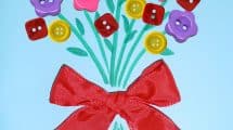 Bouquet di fiori con bottoni
