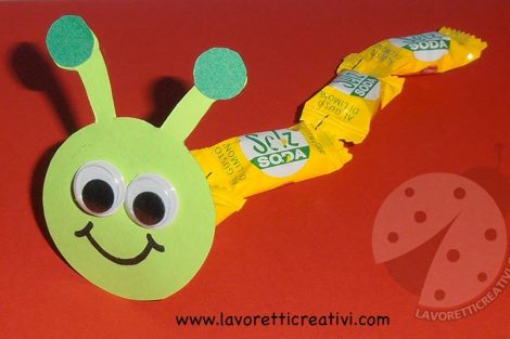 Bruco con caramelle da dare ai bambini