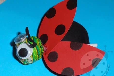 Idee per accogliere i bambini   Coccinella con chupa chups