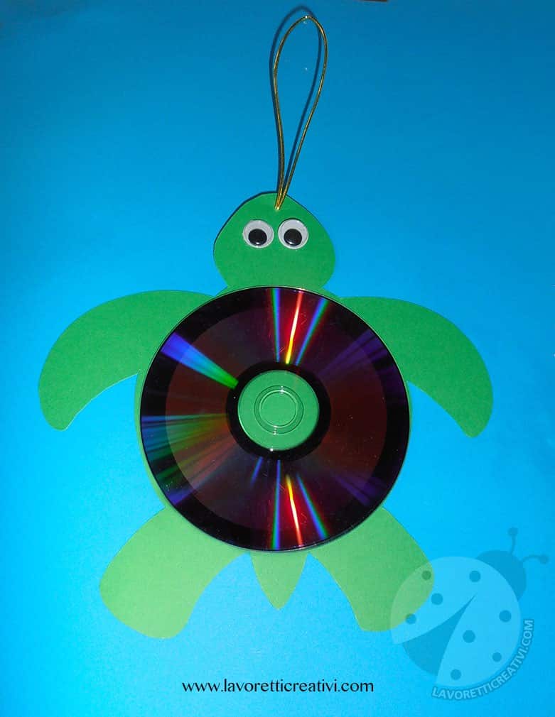 Tartaruga marina con riciclo CD