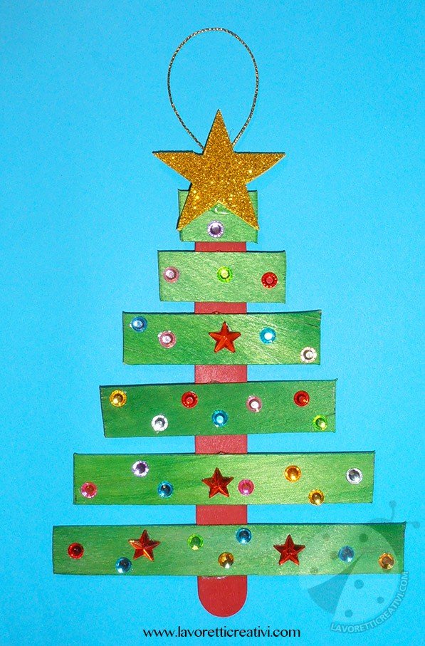 Albero di Natale con bastoncini del gelato