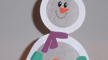 Decorazione pupazzo di neve con carta da forno