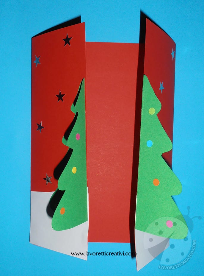 Biglietto natalizio fatto a mano con albero di Natale in 3D