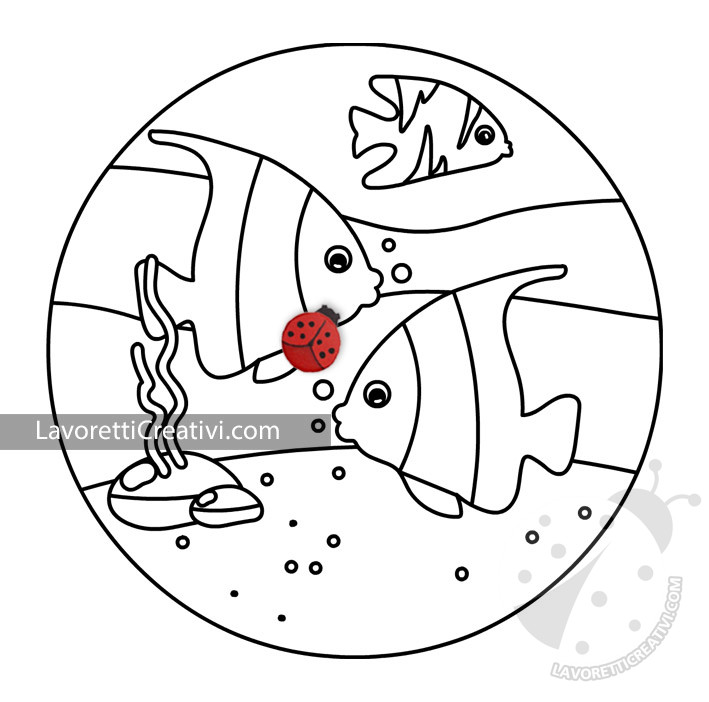 Disegno con pesci tropicali da colorare in bianco e nero per attività a tema marino.