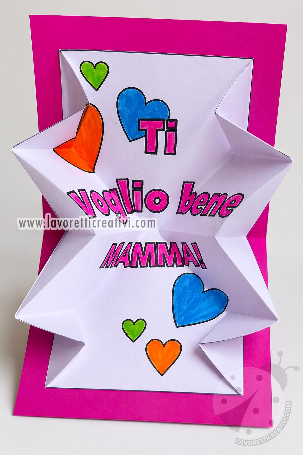 biglietto pop up festa della mamma 3d fai da te con cuori