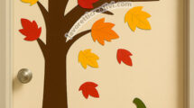 decorazione porta in autunno