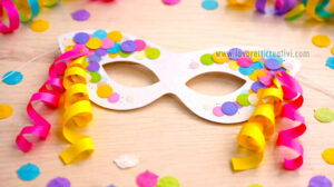 maschera con coriandoli