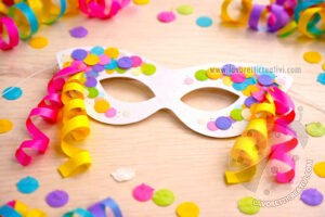 maschera con coriandoli