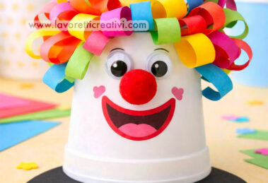 pagliaccio con vasetto yogurt