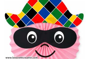 arlecchino con rosone di carta