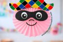 decorazione di carnevale con arlecchino