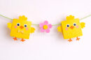ghirlanda con pulcini di carta