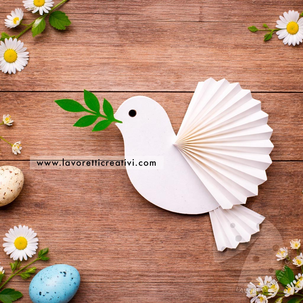 colomba con ali a ventaglio