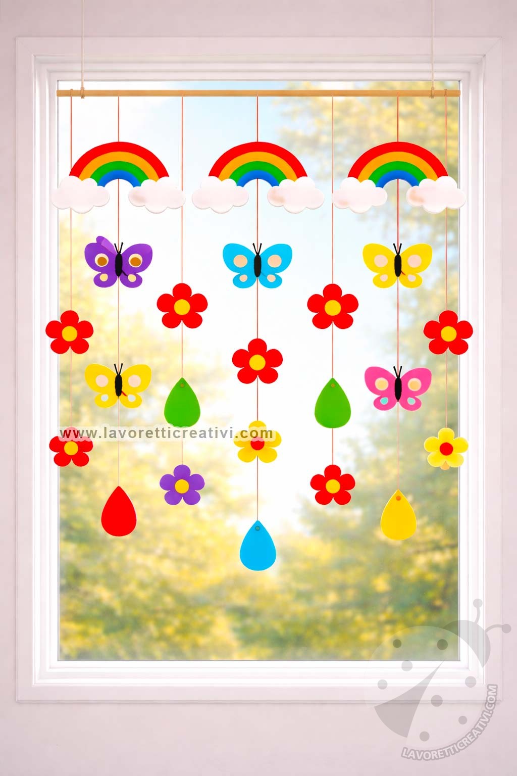 decorazione primavera arcobaleni e farfalle