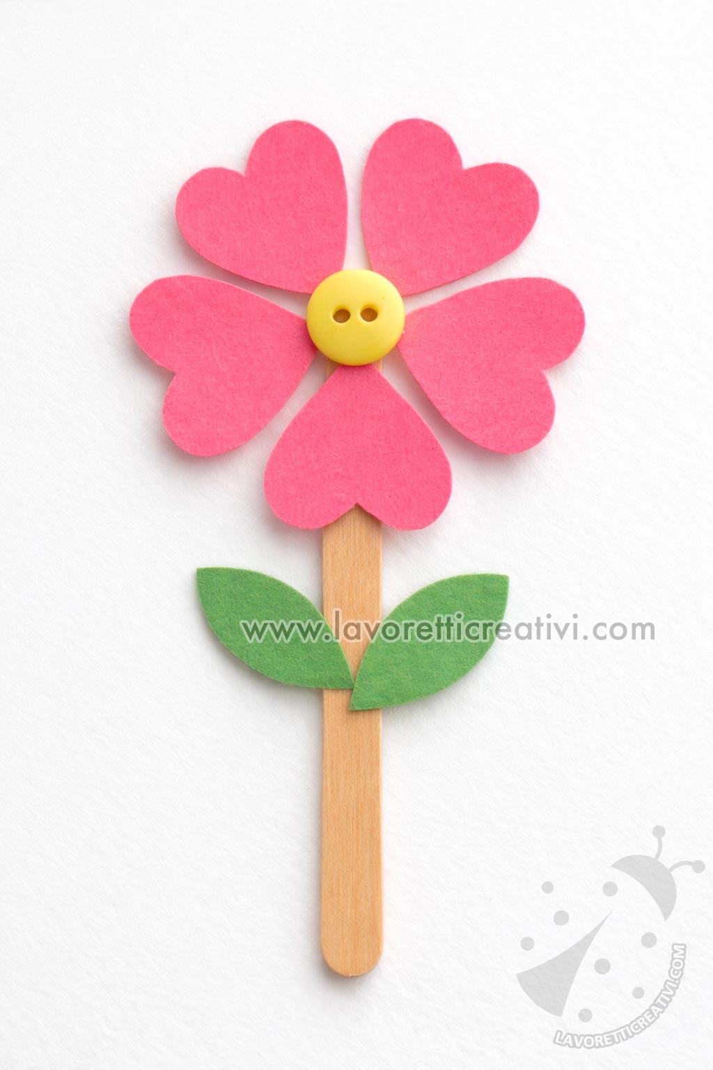 fiori con cuori di cartoncino