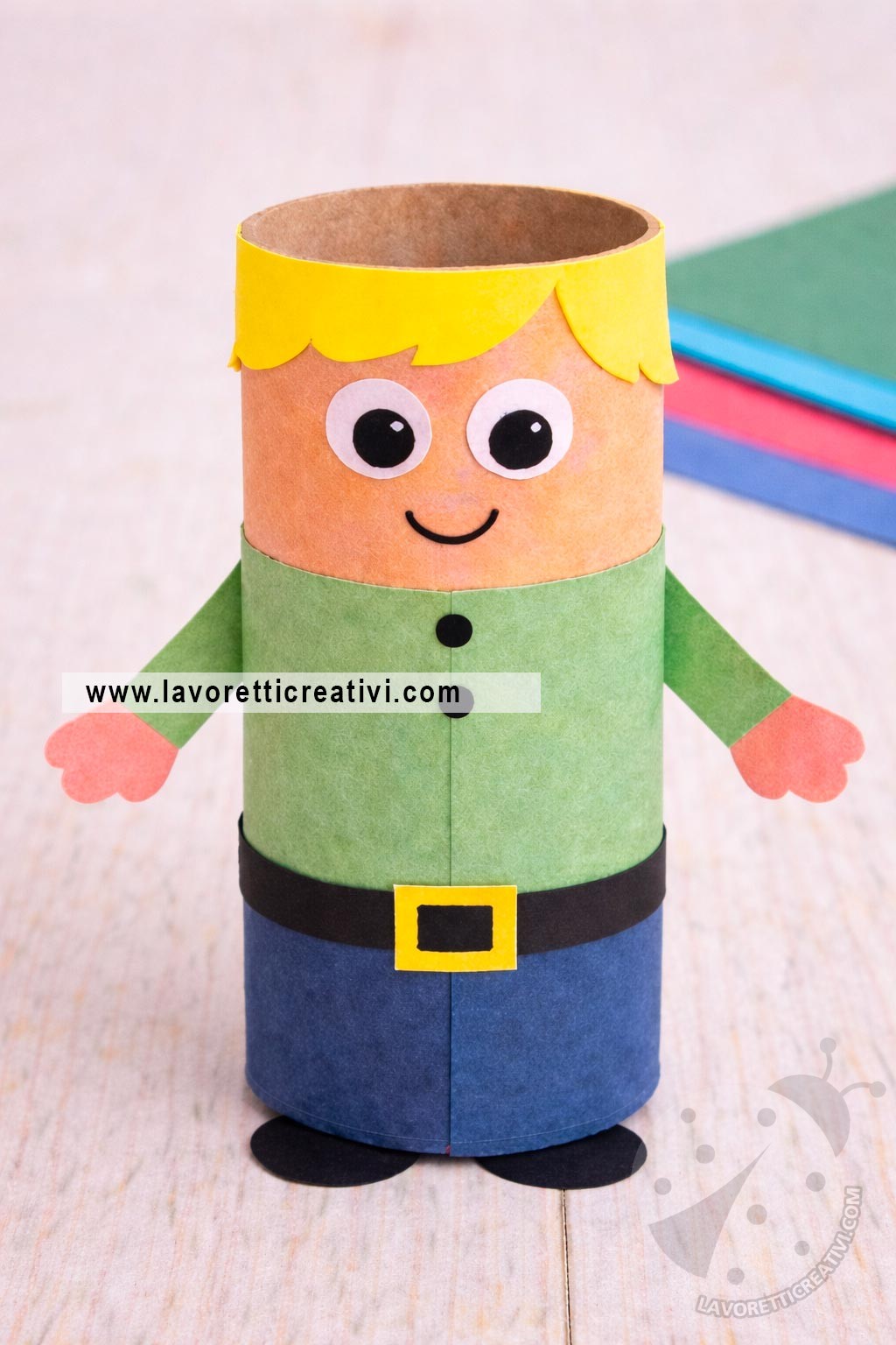 papa biondo rotolo carta igienica