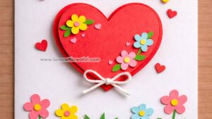 biglietto collage di carta per mamma