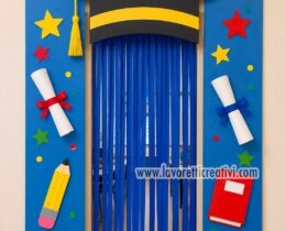 decorazione porta fine anno scolastico