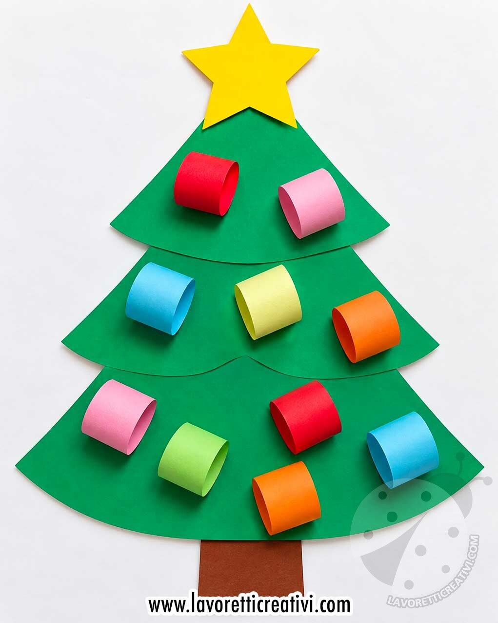 Albero di Natale scuola infanzia 7 Albero di Natale scuola infanzia con palline di carta arrotolata