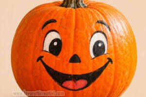 zucca dipinta sorridente